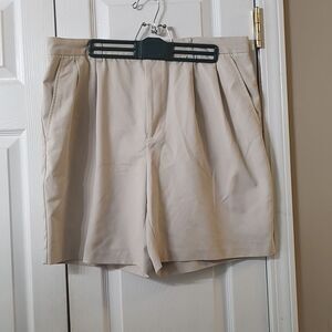 Izod light tan pleated front casual cruise beach shorts  Sz 36